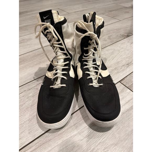Nike Air Force One High Panda Men’s Size 13. 86024-100